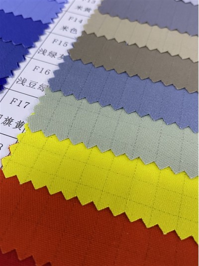 SC-CM T65/C35 32 / 2*32 /2 100*53 防靜電（嵌條）RPET 環保紗 再回收紗  Recycled PET Fabric GRS  再生聚酯  膠樽再生料  循環回收布  細節-2